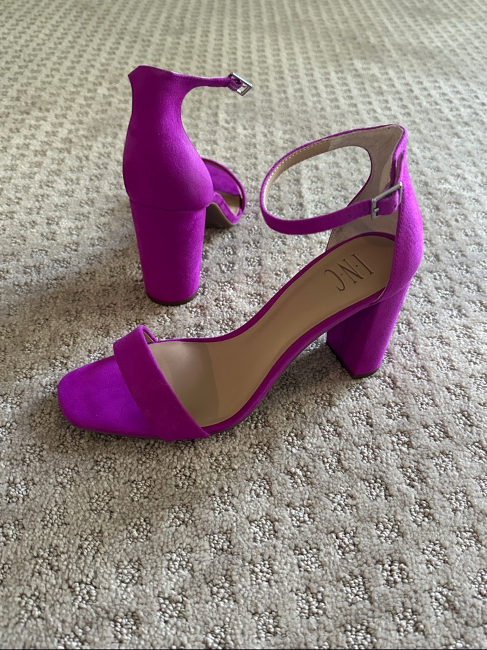 Block heel sandals 🔥